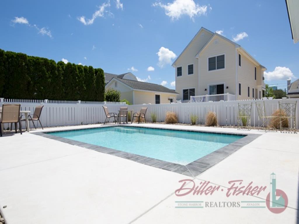 261 90th Street, Stone Harbor (Center)