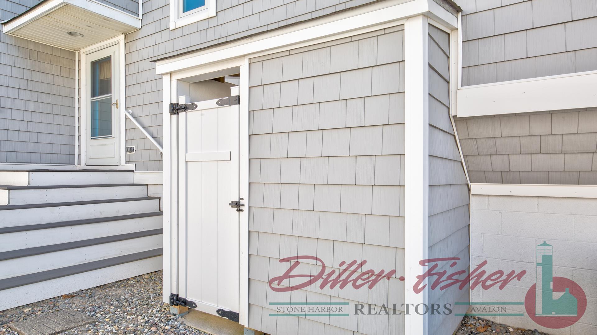 271 82nd Street, Stone Harbor (Center)