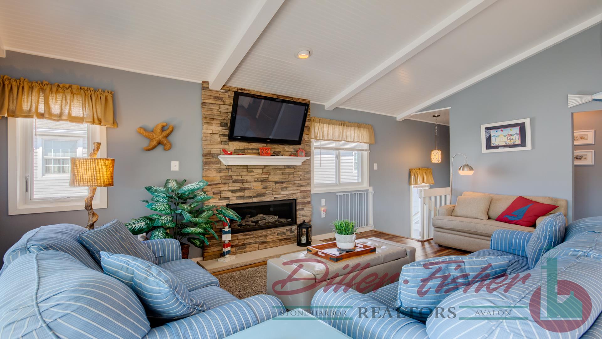 271 82nd Street, Stone Harbor (Center)