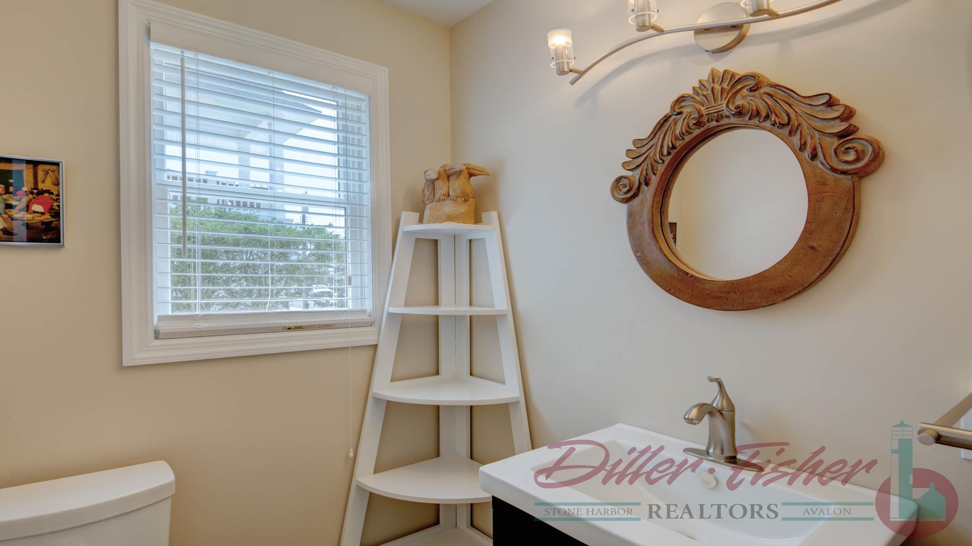 10420 Third Avenue, Stone Harbor (Mid-Island)