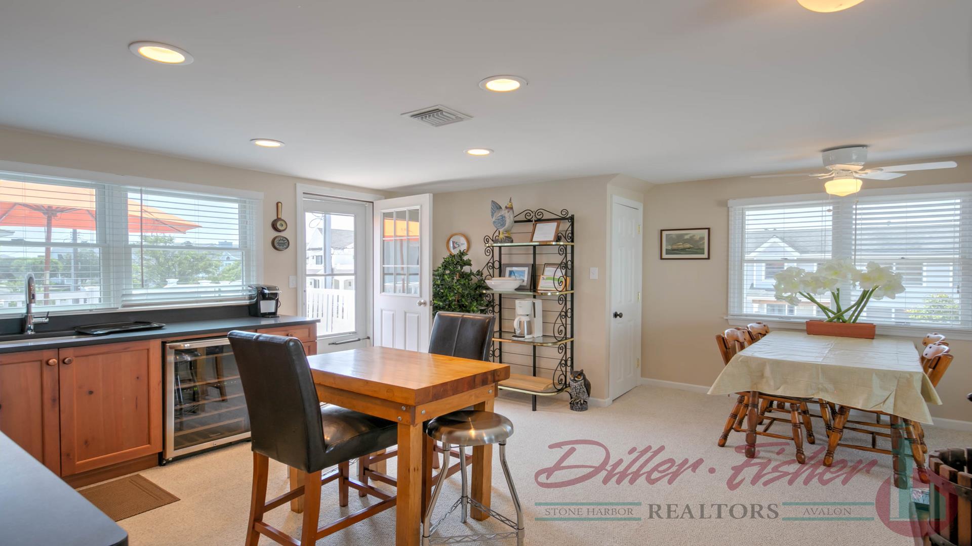 10420 Third Avenue, Stone Harbor (Mid-Island)