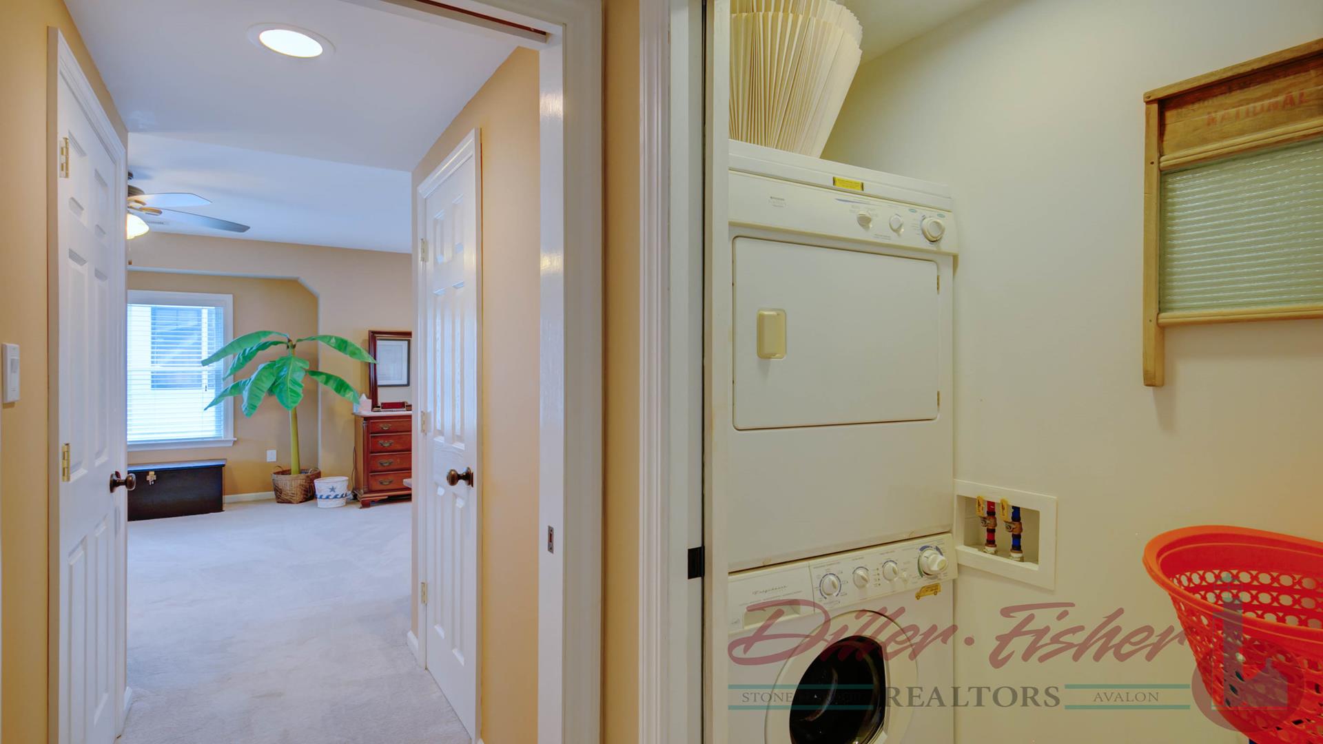 10420 Third Avenue, Stone Harbor (Mid-Island)