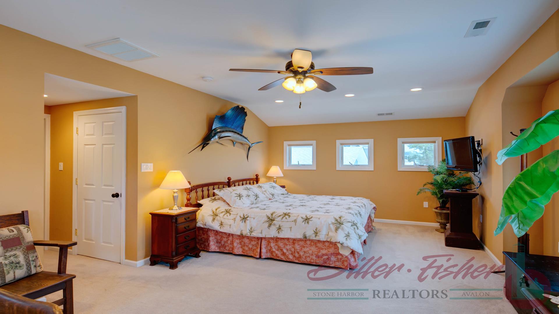 10420 Third Avenue, Stone Harbor (Mid-Island)