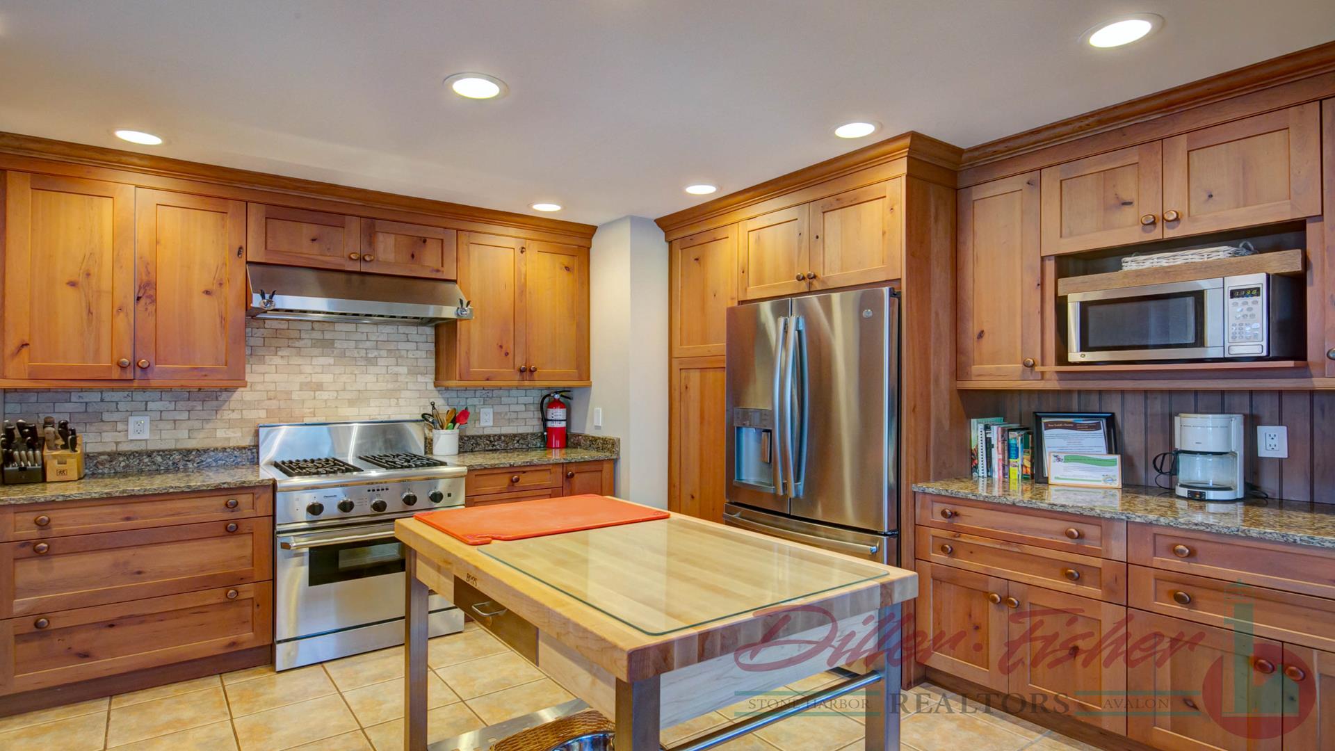 10420 Third Avenue, Stone Harbor (Mid-Island)