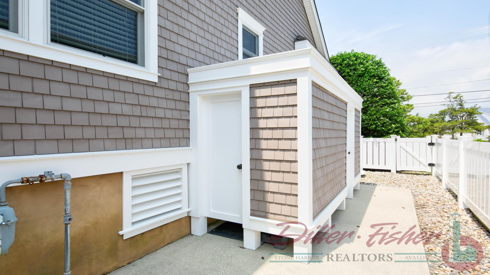 10420 Third Avenue, Stone Harbor (Mid-Island)