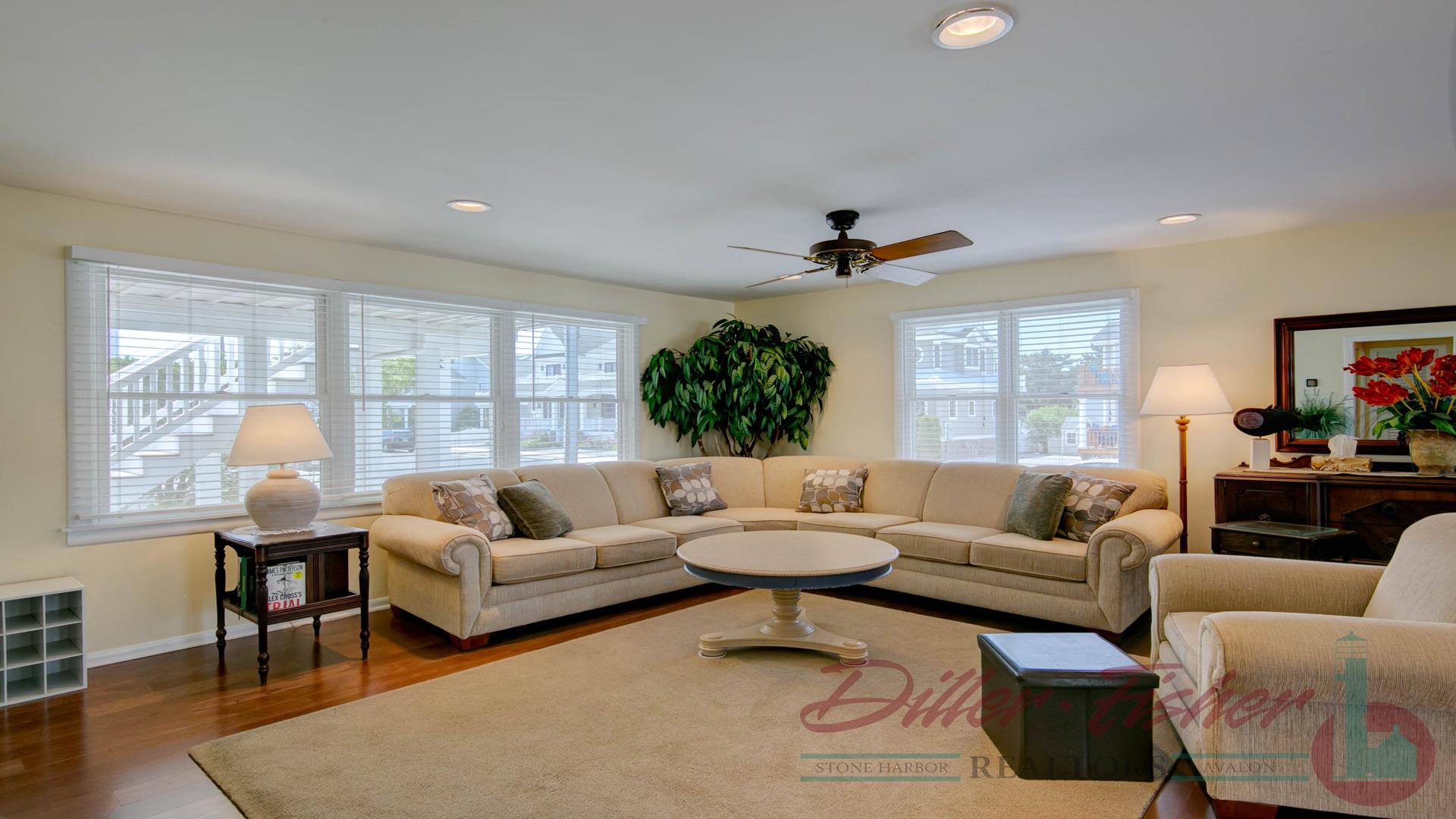 10420 Third Avenue, Stone Harbor (Mid-Island)