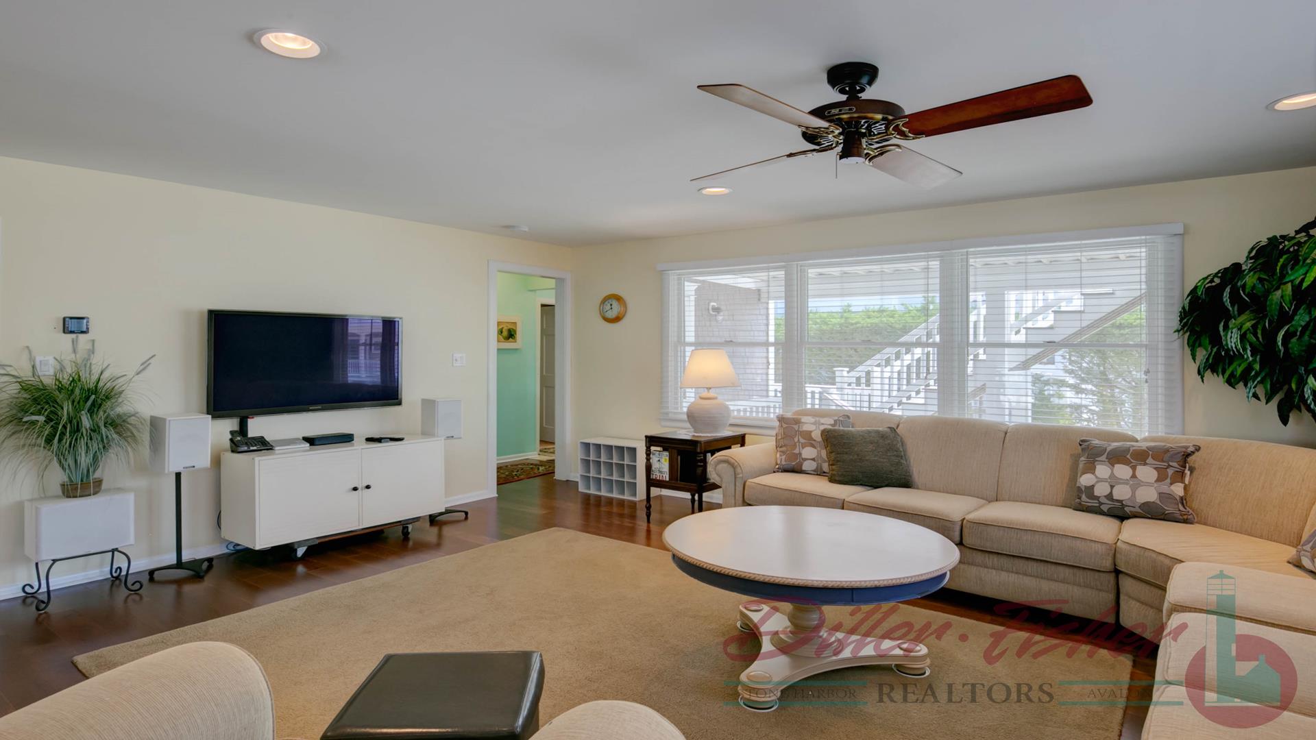 10420 Third Avenue, Stone Harbor (Mid-Island)