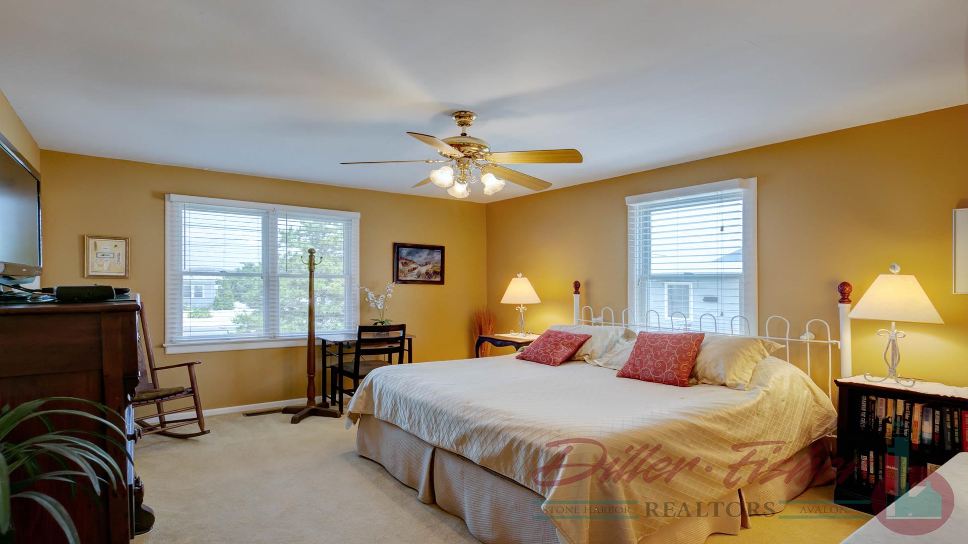 10420 Third Avenue, Stone Harbor (Mid-Island)