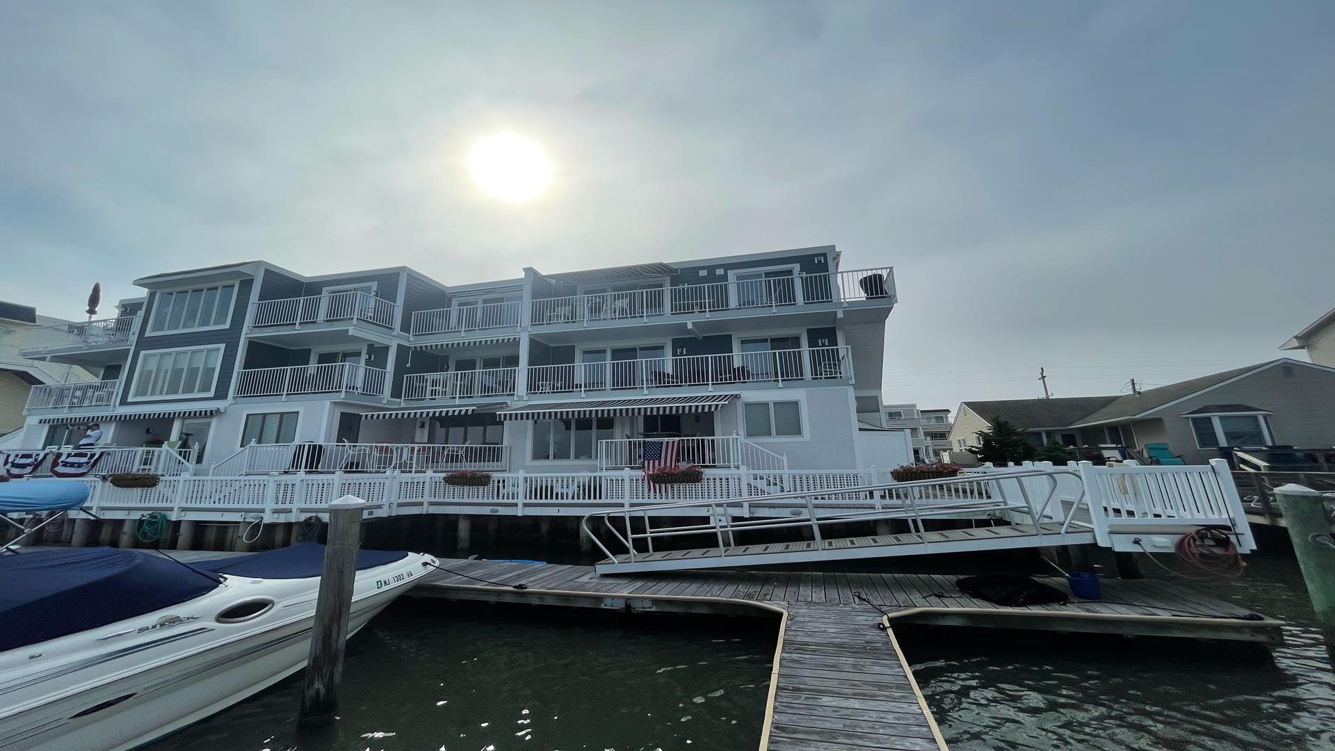 1708 Ocean Drive, Avalon (Bay Front) - Picture 3