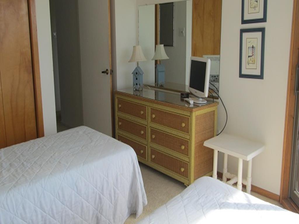 100 96th Street, Stone Harbor (Center)