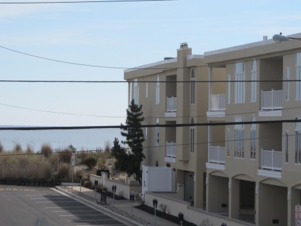 100 96th Street, Stone Harbor (Center)