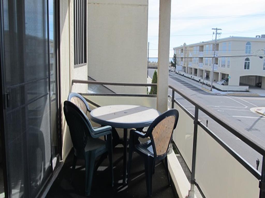 100 96th Street, Stone Harbor (Center)