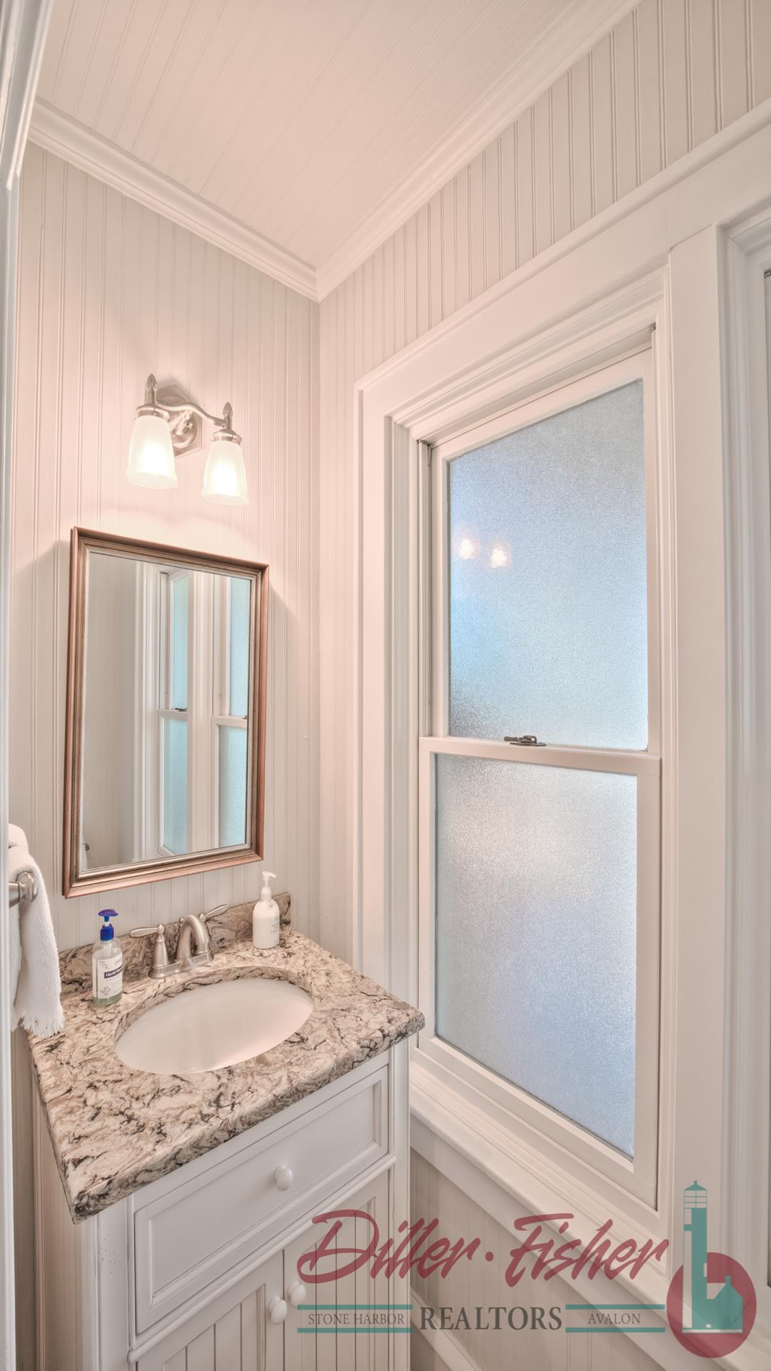 10208 First Avenue, Stone Harbor (Beach Block)