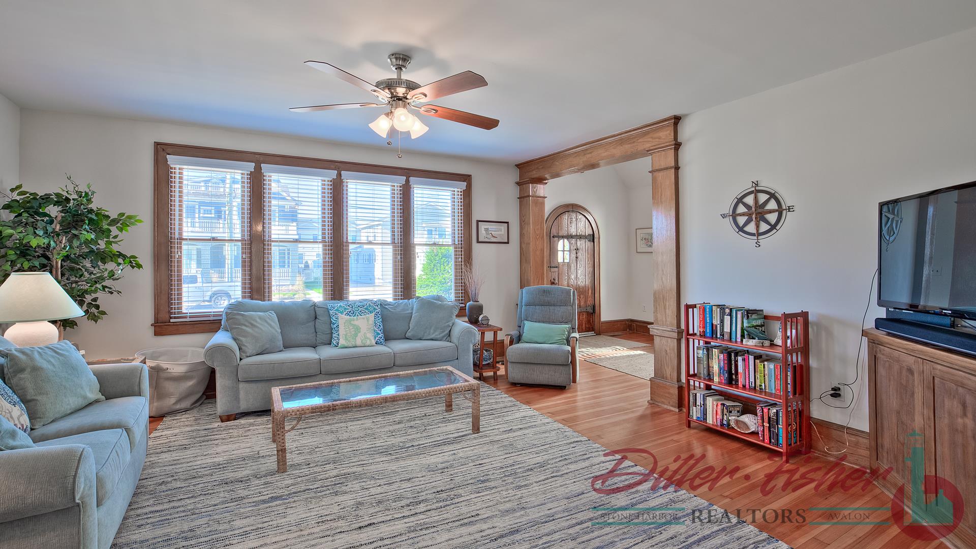 10208 First Avenue, Stone Harbor (Beach Block)