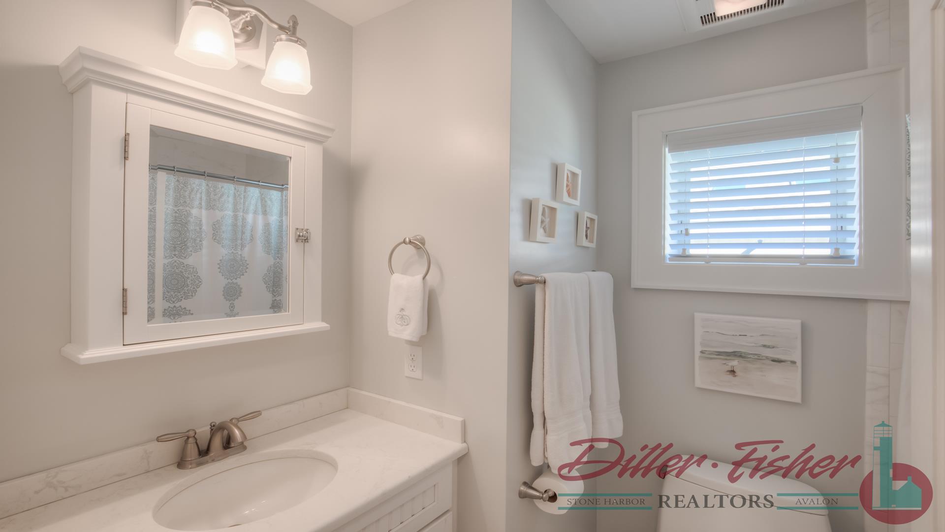 10208 First Avenue, Stone Harbor (Beach Block)