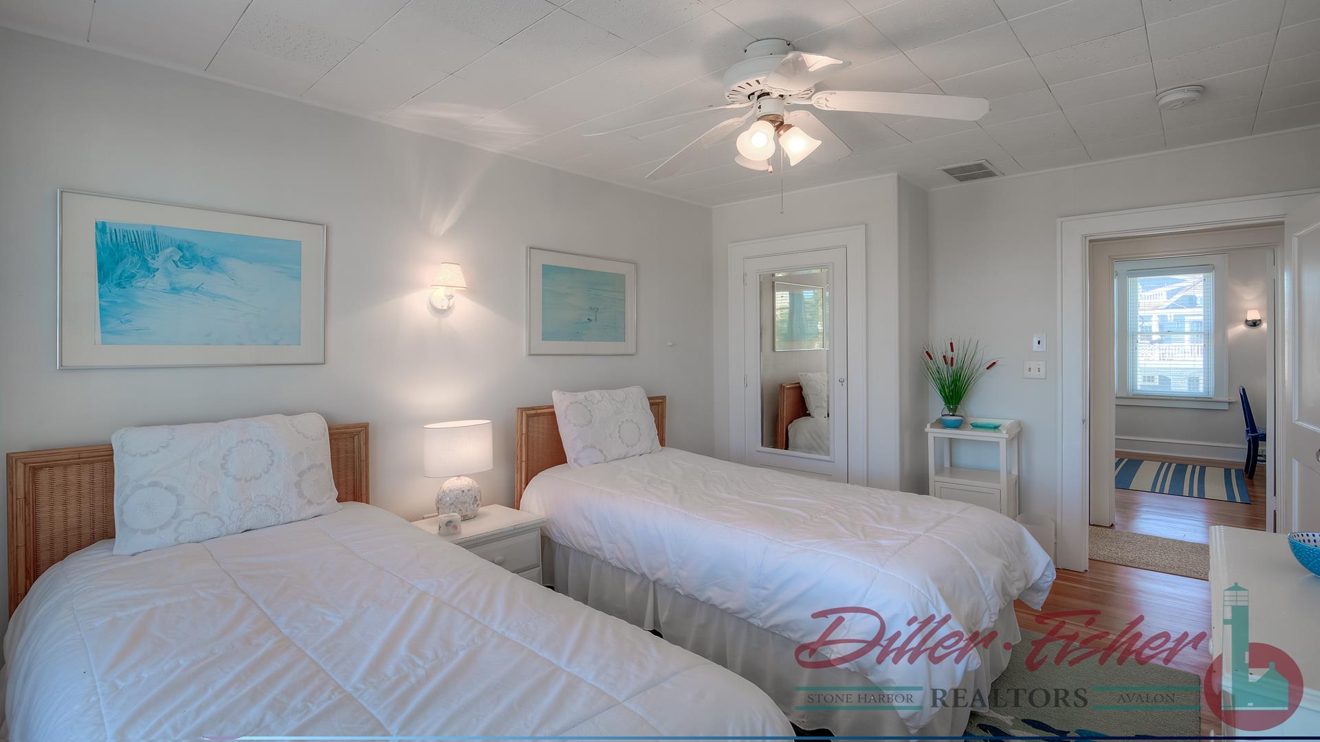 10208 First Avenue, Stone Harbor (Beach Block)