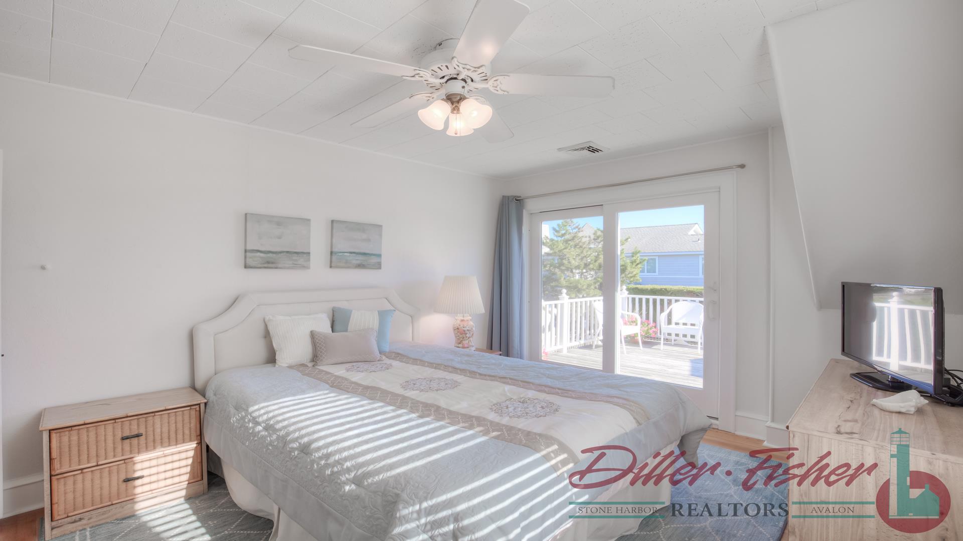 10208 First Avenue, Stone Harbor (Beach Block)