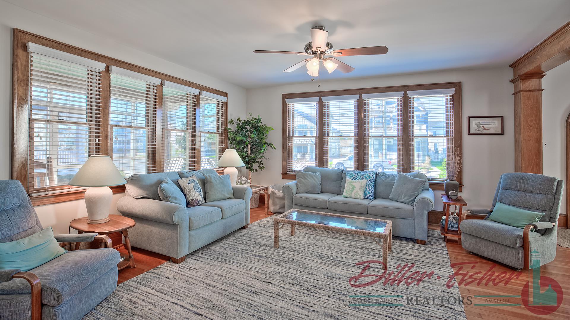 10208 First Avenue, Stone Harbor (Beach Block)