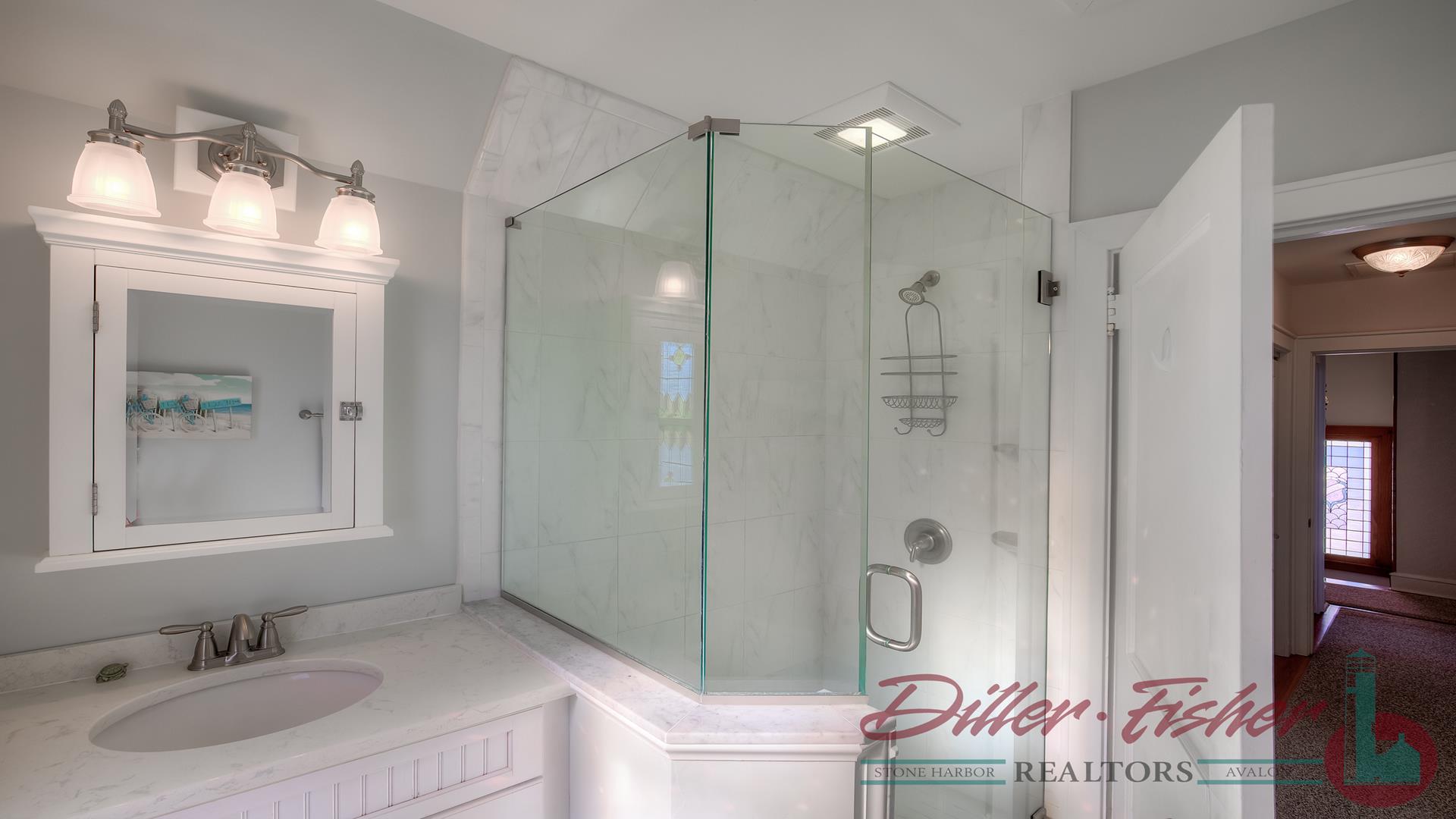 10208 First Avenue, Stone Harbor (Beach Block)