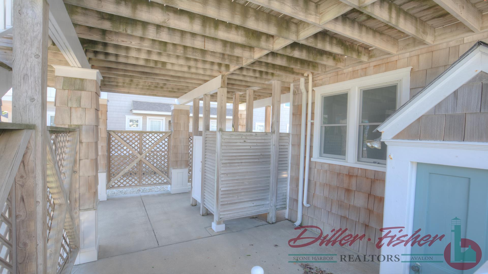 10208 First Avenue, Stone Harbor (Beach Block)