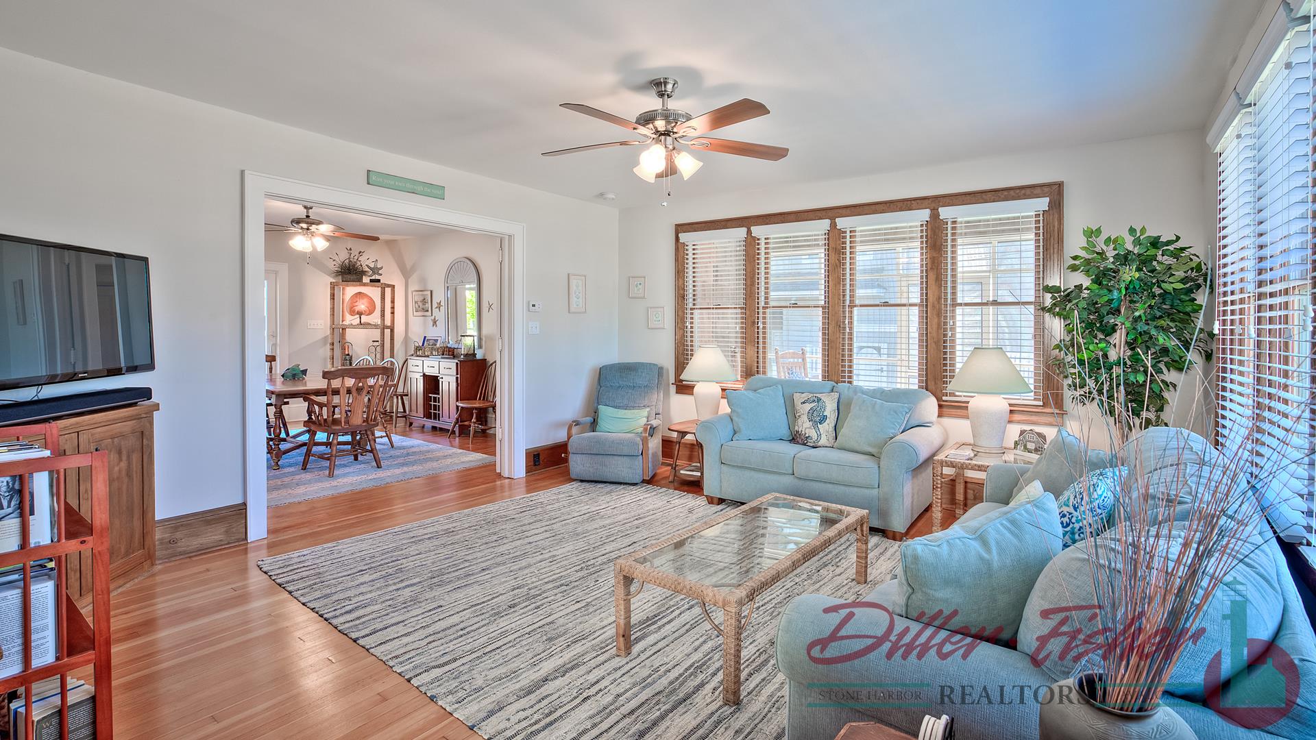 10208 First Avenue, Stone Harbor (Beach Block)