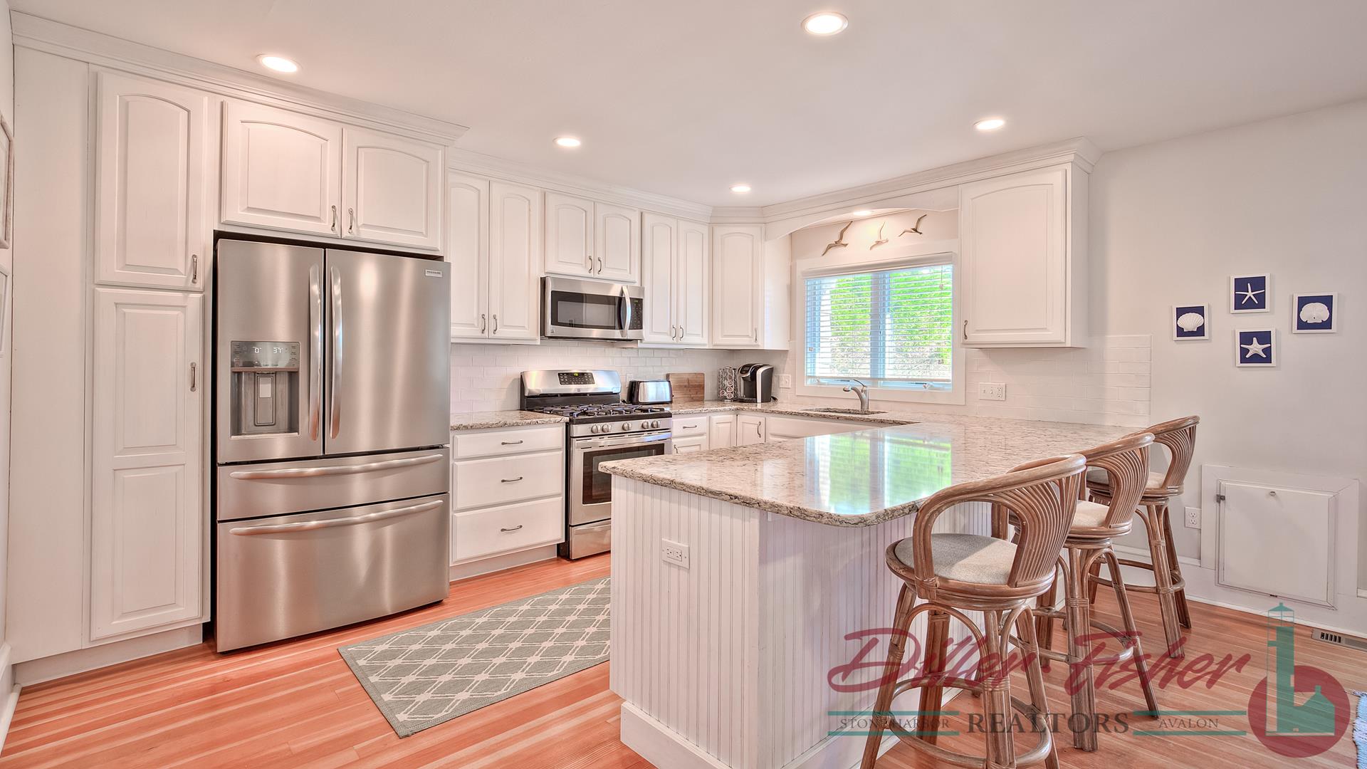 10208 First Avenue, Stone Harbor (Beach Block)