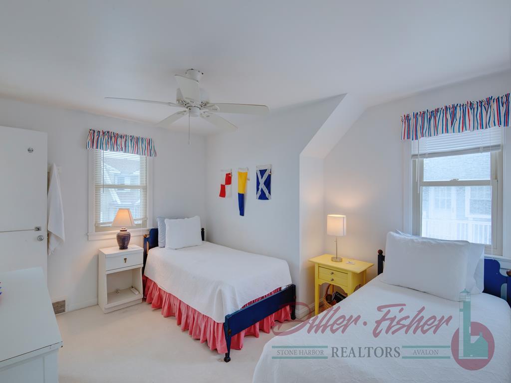 9411 First Avenue, Stone Harbor (Mid-Island)