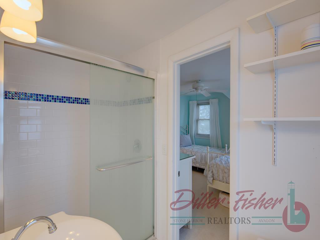9411 First Avenue, Stone Harbor (Mid-Island)