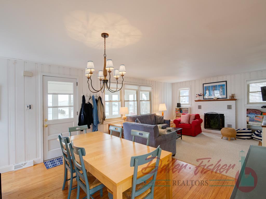 9411 First Avenue, Stone Harbor (Mid-Island)