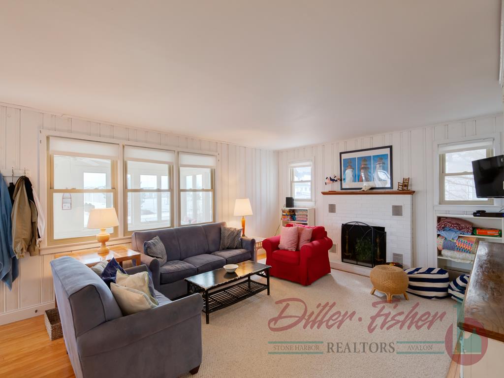 9411 First Avenue, Stone Harbor (Mid-Island)