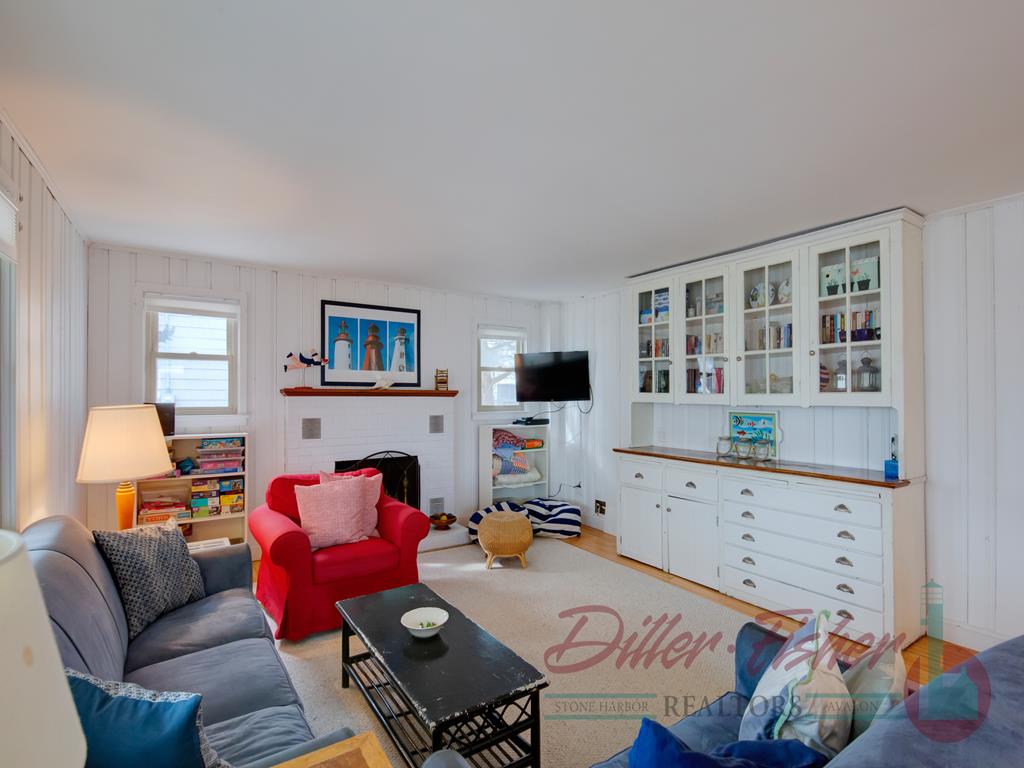 9411 First Avenue, Stone Harbor (Mid-Island)