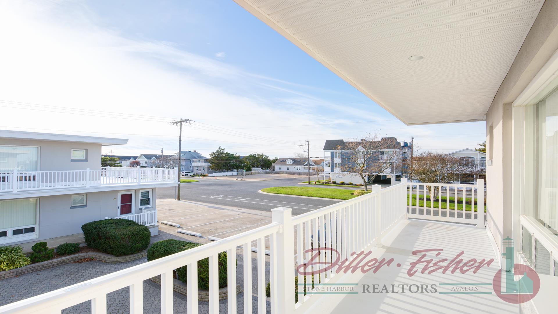 9816 Second Avenue, Stone Harbor (Mid-Island)