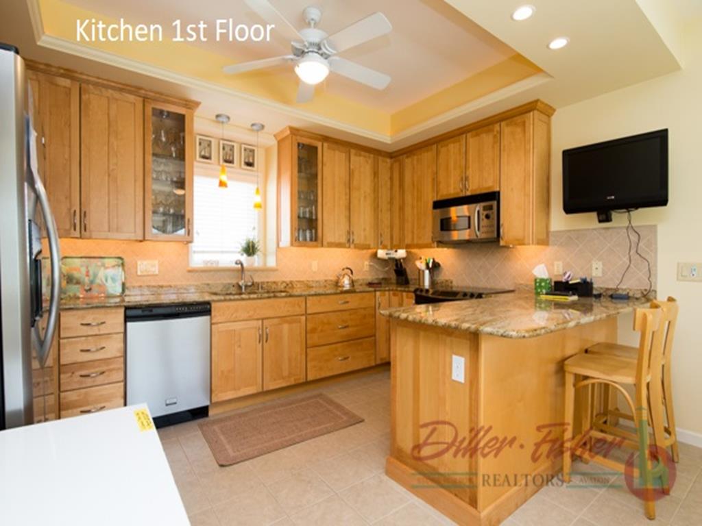 8513 Pennsylvania Avenue, Stone Harbor (Mid-Island)