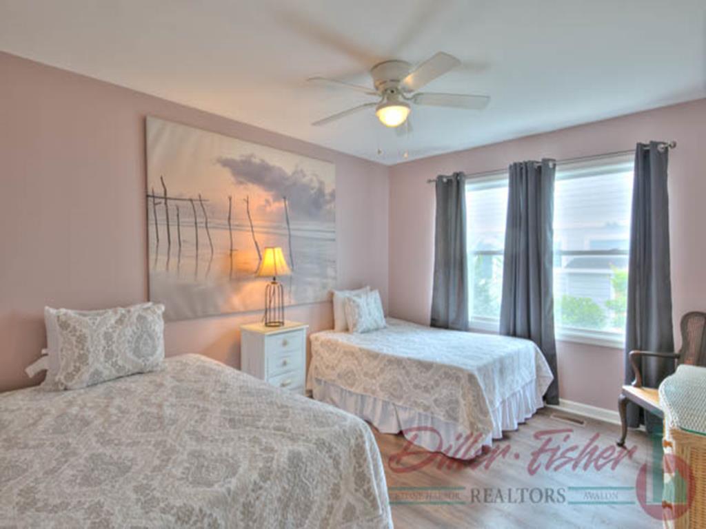 250 95th Street, Stone Harbor (Mid-Island)