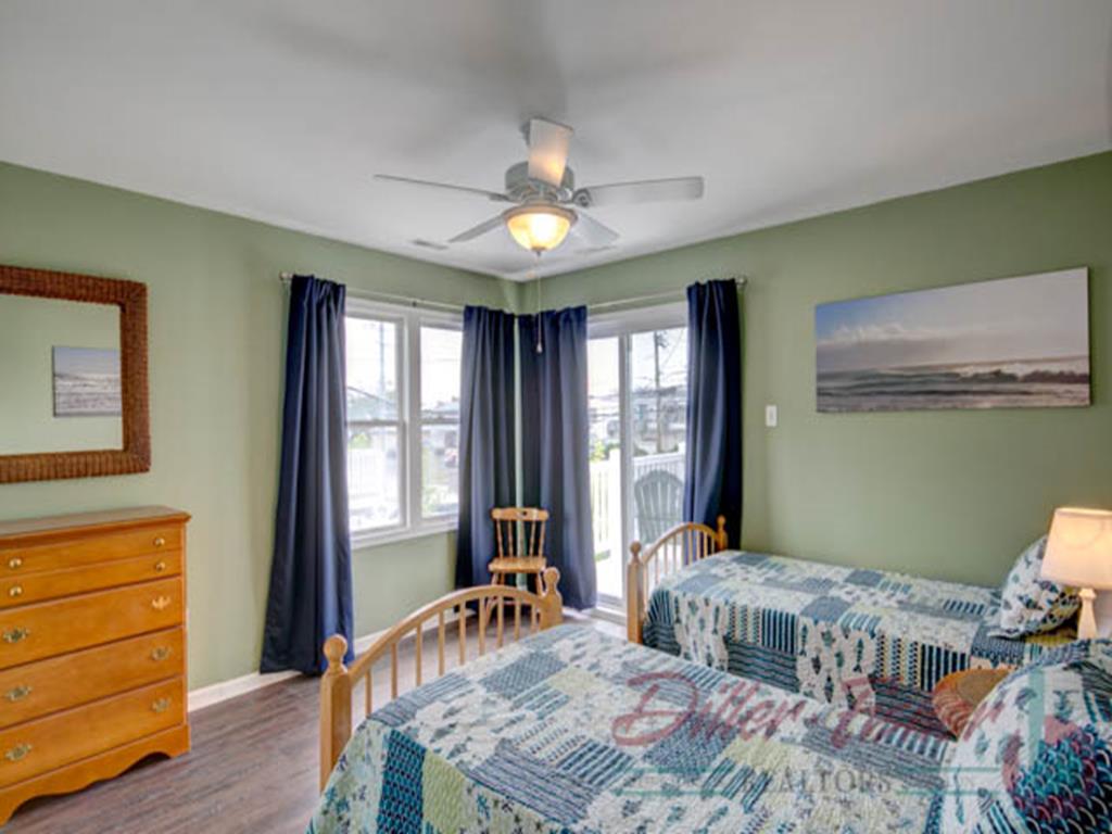 250 95th Street, Stone Harbor (Mid-Island)