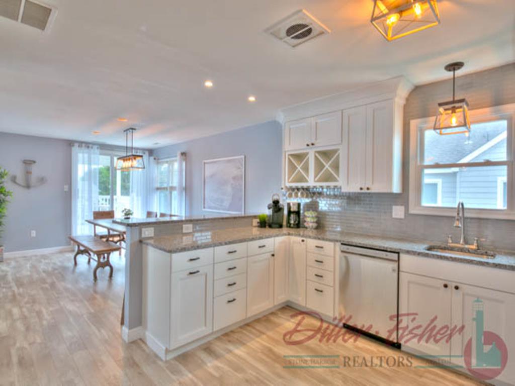 250 95th Street, Stone Harbor (Mid-Island)