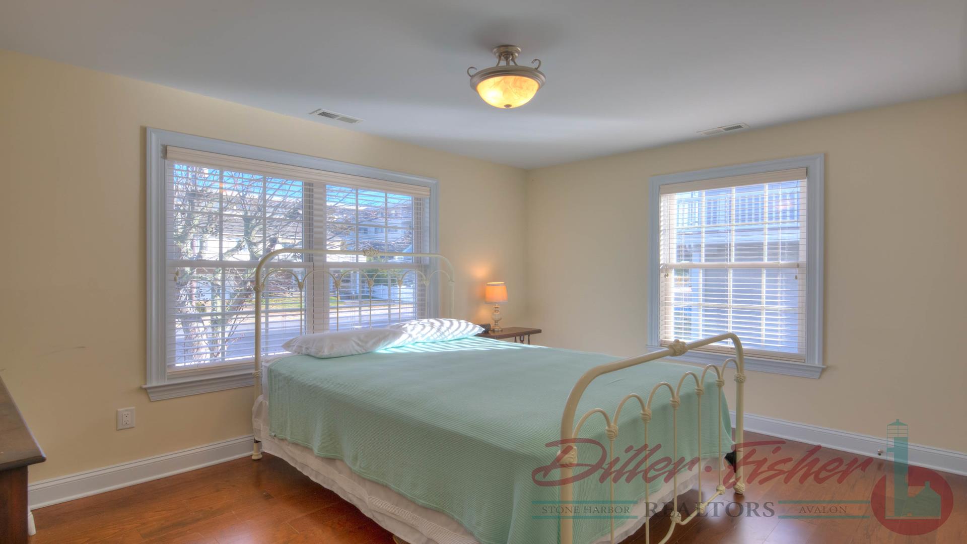 237 81st Street, Stone Harbor (Mid-Island)