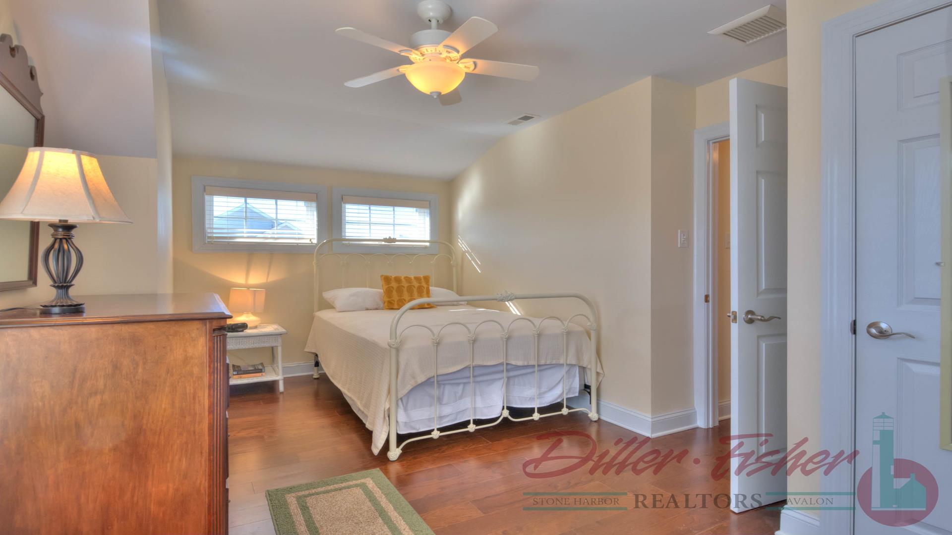 237 81st Street, Stone Harbor (Mid-Island)