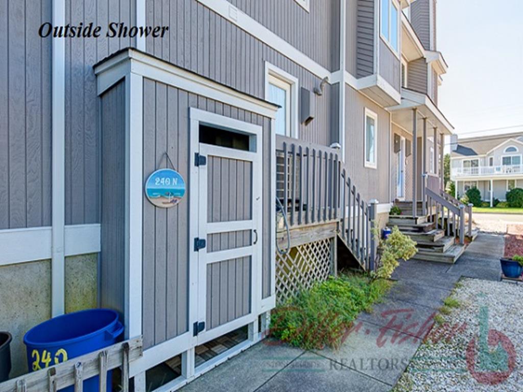 240 105th Street, Stone Harbor (Mid-Island)