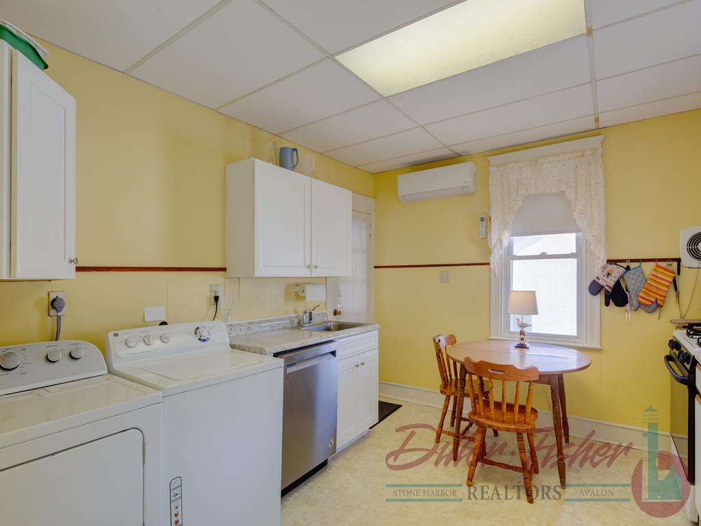 252 93rd Street, Stone Harbor (Mid-Island)