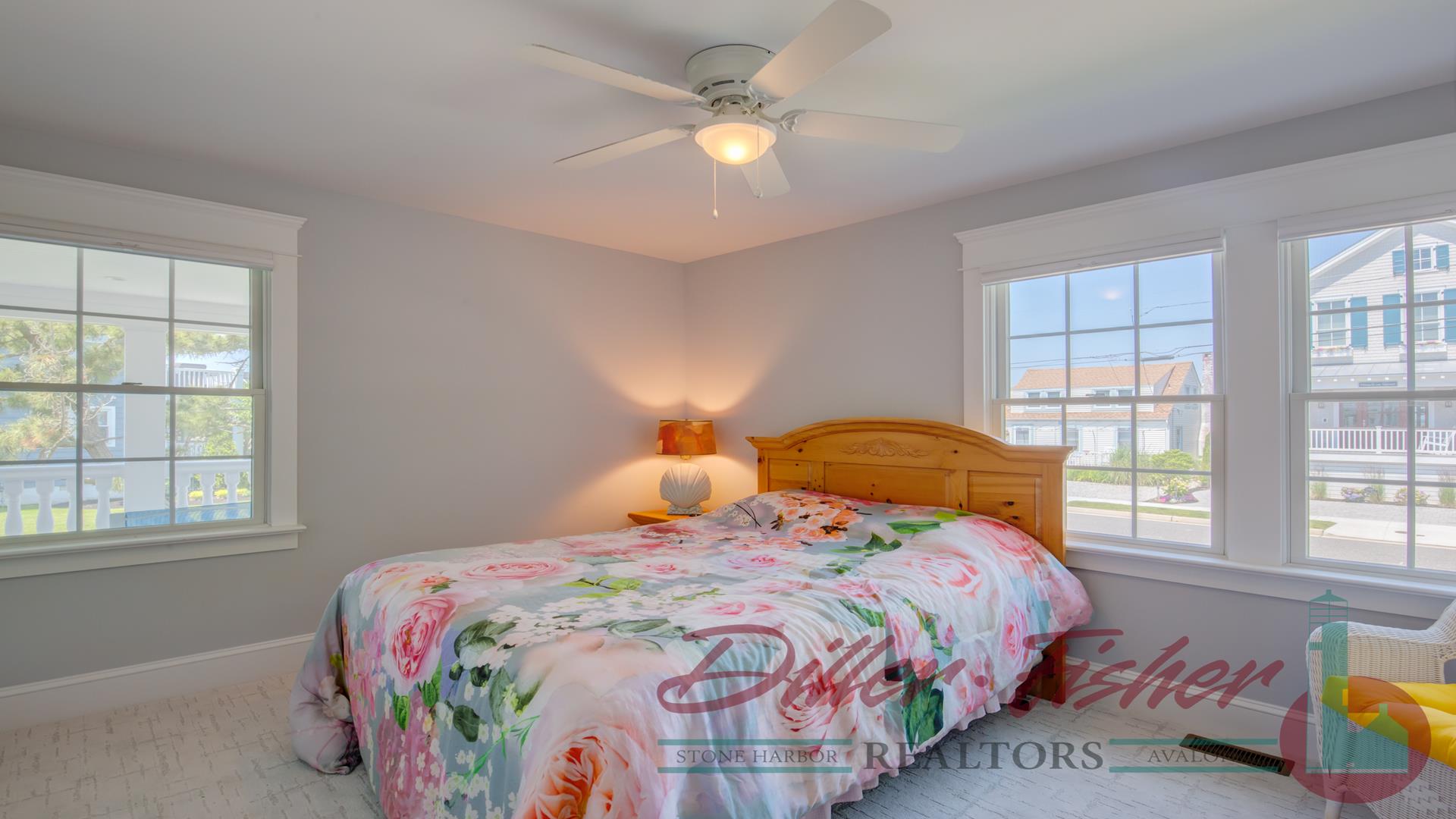 10900 Sunset Drive, Stone Harbor (Mid-Island)
