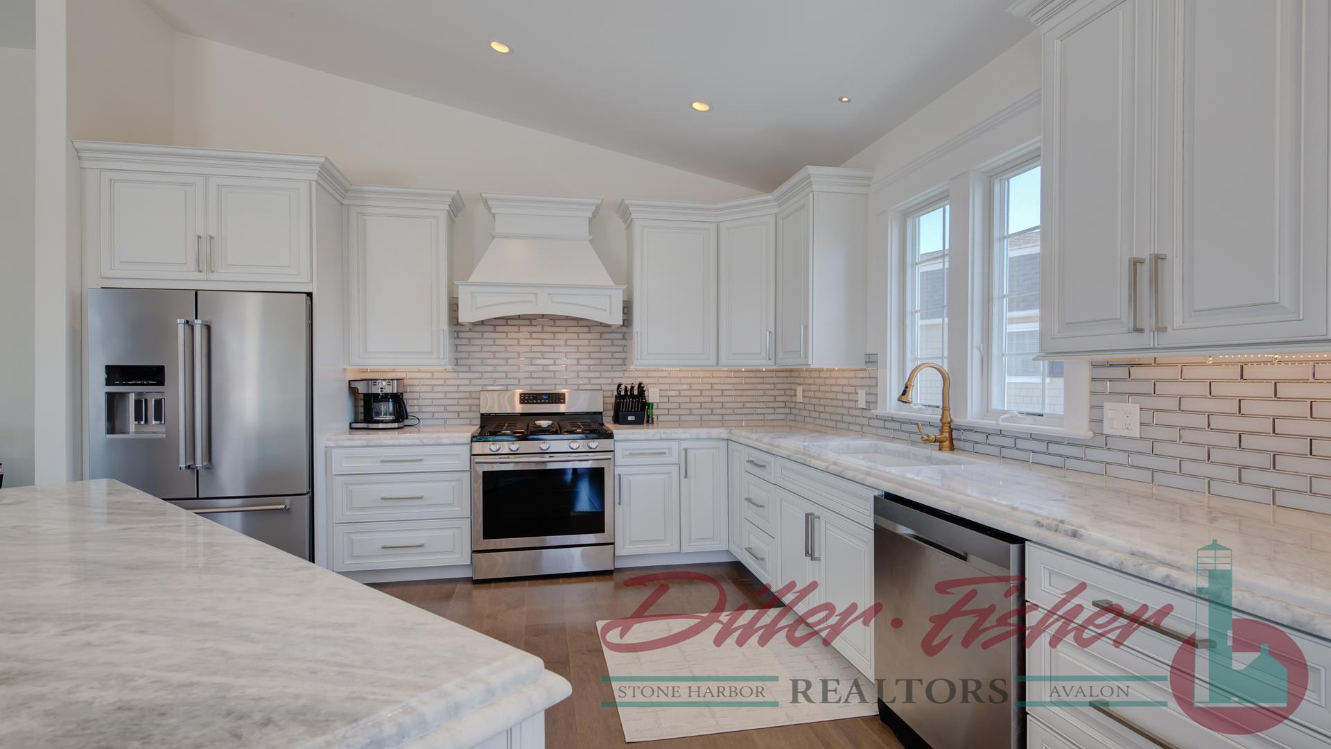 10900 Sunset Drive, Stone Harbor (Mid-Island)