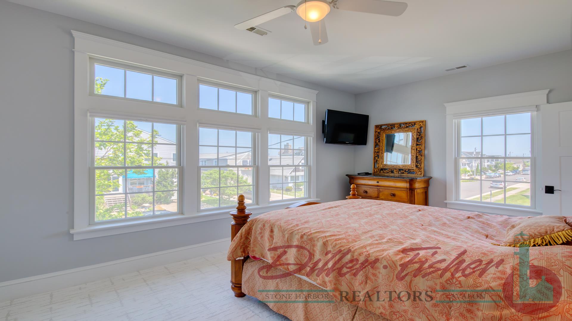 10900 Sunset Drive, Stone Harbor (Mid-Island)