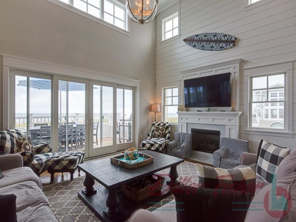 93 E 22nd Street, Avalon (Beach Front)