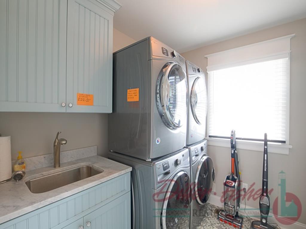 93 E 22nd Street, Avalon (Beach Front)