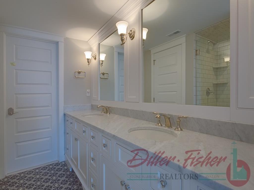 93 E 22nd Street, Avalon (Beach Front)