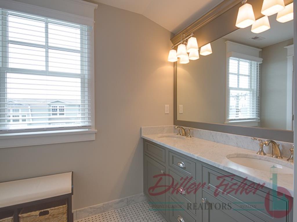 93 E 22nd Street, Avalon (Beach Front)