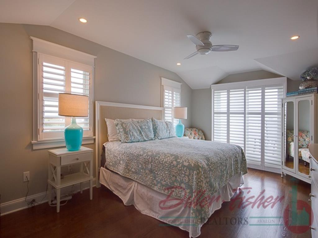 93 E 22nd Street, Avalon (Beach Front)