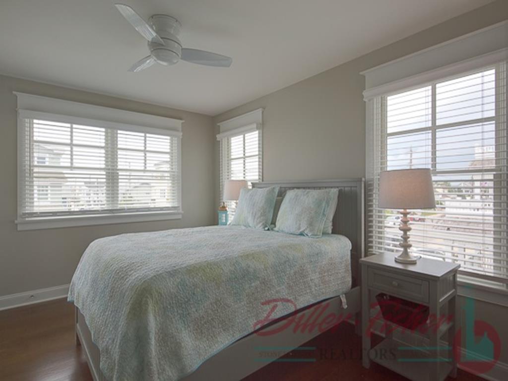 93 E 22nd Street, Avalon (Beach Front)