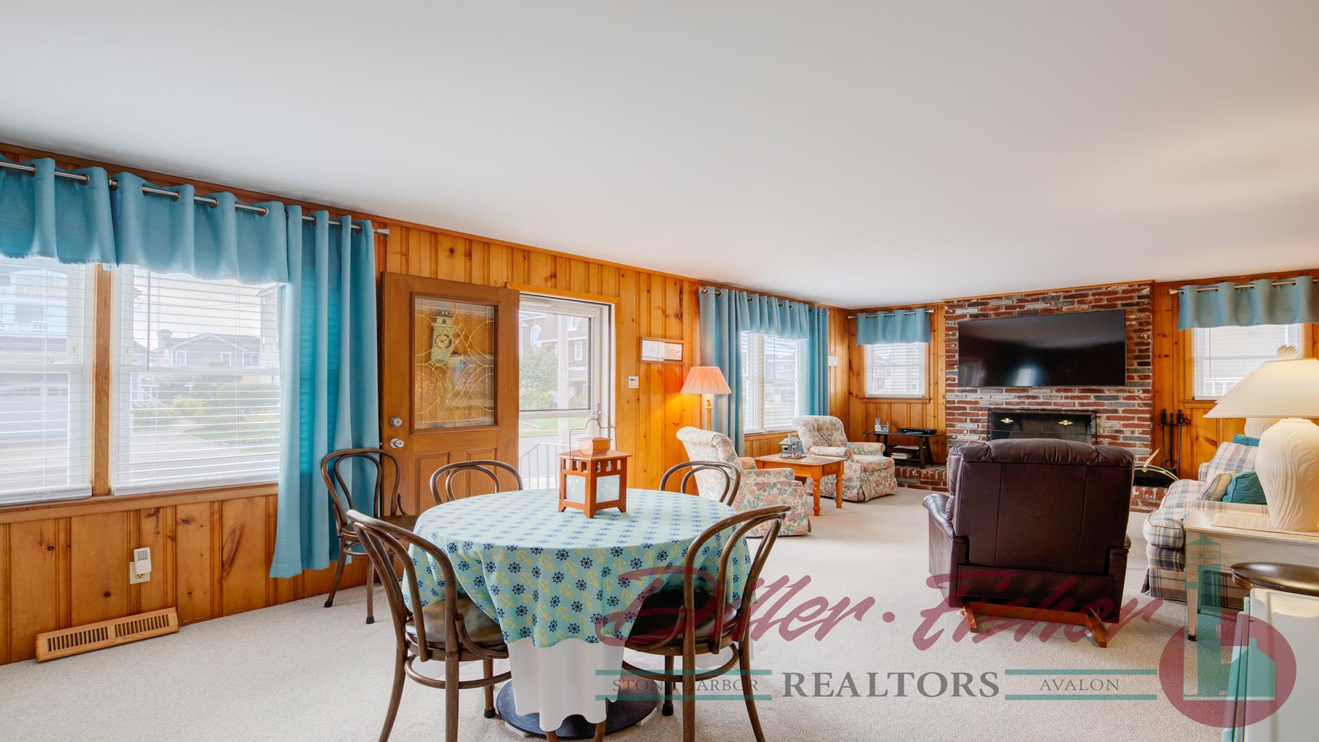 281 70th Street, Avalon (Mid-Island) - Picture 2